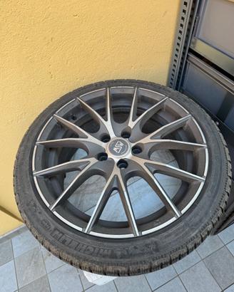 Cerchi in lega più gomme termiche 225/40 R18