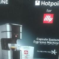 Macchina per caffè espresso a capsule illy