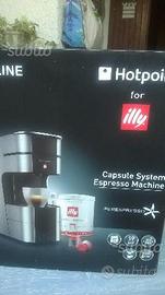 Macchina per caffè espresso a capsule illy