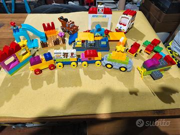 Lego Duplo con auto Cars, pit stop e altro