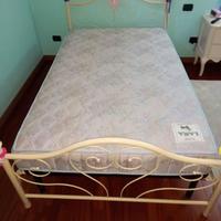 Letto in ferro battuto  da una piazza e mezza 