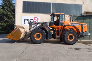 Pala gommata Doosan DL550-5