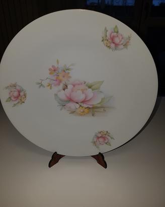 Piatto in porcellana con fiori colorati