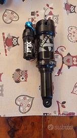 Ammortizzatore posteriore Fox float x performance