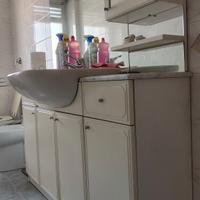 Mobile bagno con lavabo