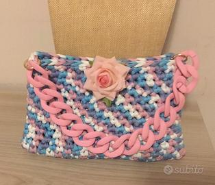 Borsetta uncinetto in fettuccia di cotone e lycra