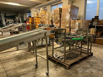 Macchina per confezionamento mirtilli in bicchieri