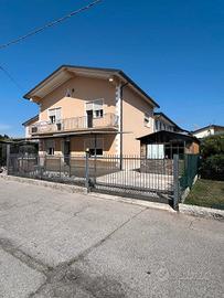 Privati vendono casa