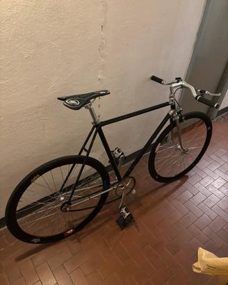 Bici a scatto fisso convertibile