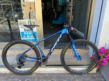 Mtb di nostra produzione full cabon con garanzia