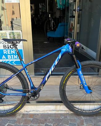 Mtb di nostra produzione full cabon con garanzia