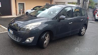 Renault scenic III 1.9 dci 130 cv 7 posti
