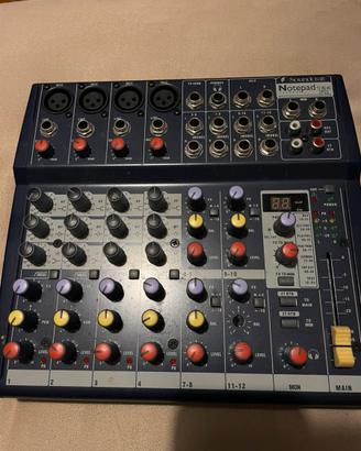 Soundcraft Notepad 124FX mixer 12 canali
