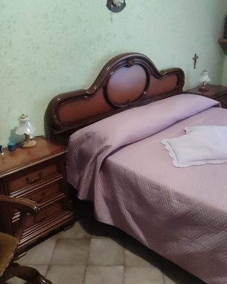 camera da letto in buone condizioni 