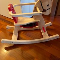 Cavallino a dondolo in legno