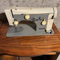 Macchina da cucire necchi