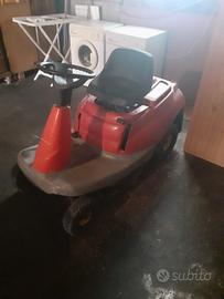 trattorino tagliaerba 