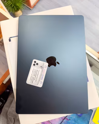 MacBook Air 15 2024 M3 8-512GB usato 