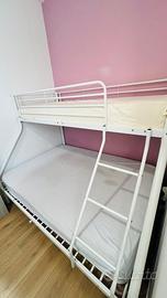 Letto a castello sfalsato( 1 p mezza + 1 singolo )