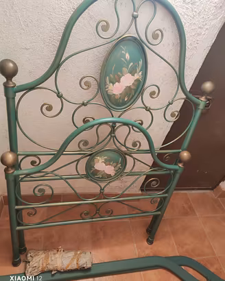 Letto singolo in ferro battuto 