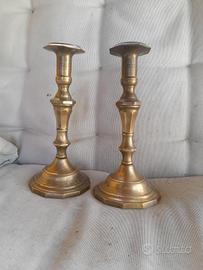 Coppia di candelabri in ottone massiccio vintage