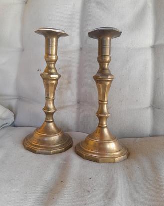 Coppia di candelabri in ottone massiccio vintage