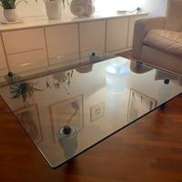 Tavolo da soggiorno in cristallo con ruote