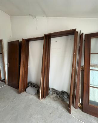 Porte in legno + montanti