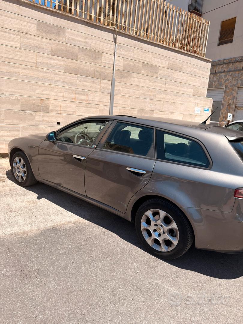 Alfa Romeo 159 2008 photo 2