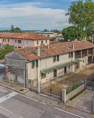Casa friulana d'epoca - grandi spazi da reinven...