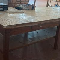 tavolo da lavoro in legno