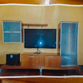 Mobile TV e credenza bassa