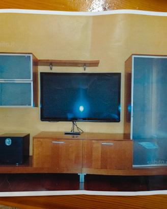 Mobile TV e credenza bassa