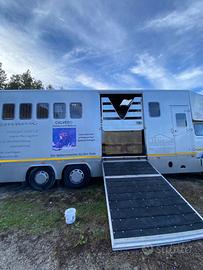 Camion trasporto cavalli