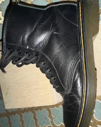 Dr. Martens taglia 33