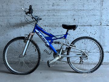 Mountain bike da bambino Leri da riparare