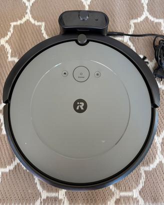 iRobot Roomba i1 Wi-Fi con base di ricarica