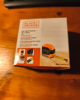 Metro a nastro Black and Decker 5m