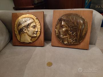 Due grandi quadri a moneta romana