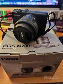 CANON EOS M200+SET OBIETTIVI E ACCESSORI