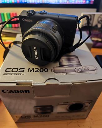 CANON EOS M200+SET OBIETTIVI E ACCESSORI