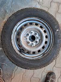 pneumatici con cerchione 135 R13