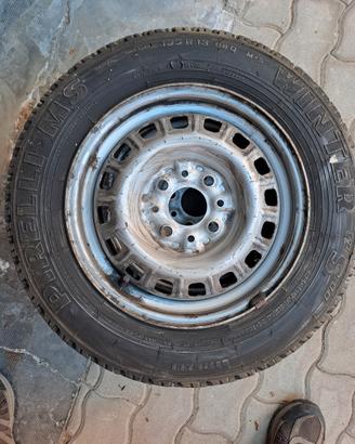 pneumatici con cerchione 135 R13
