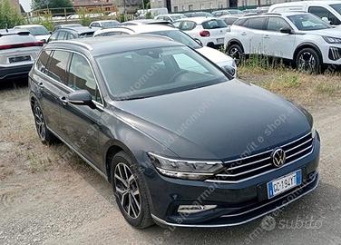 VOLKSWAGEN PASSAT 2.0 Tdi Evo EXECUTIVE - Led 18
