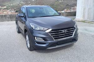 Hyundai tucson hybride 1600