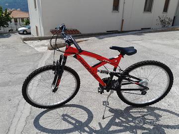 Bicicletta non elettrica della Montana DRX