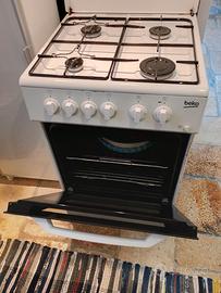 Cucina a gas con forno Beko