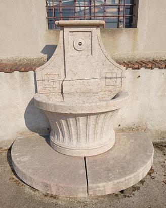fontana in marmo 