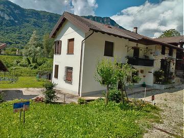 Casa indipendente con terreno attiguo