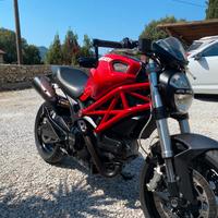 Ducati monster 696